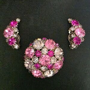 Vintage Weiss Pink Clear Rhinestone Dome Brooch & Climber Clip On Earrings Set